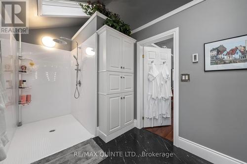 106 Halloway Rd, Quinte West, ON - Indoor Photo Showing Bathroom