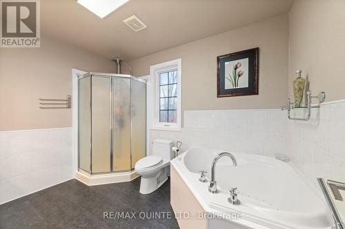 106 Halloway Rd, Quinte West, ON - Indoor Photo Showing Bathroom
