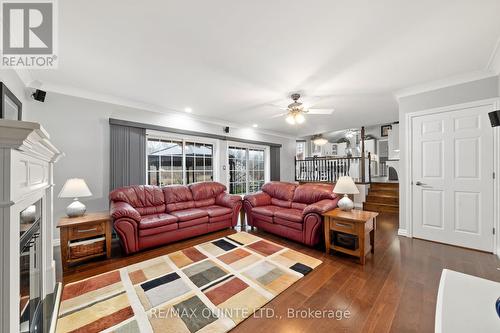 106 Halloway Road, Quinte West, ON - Indoor Photo Showing Living Room