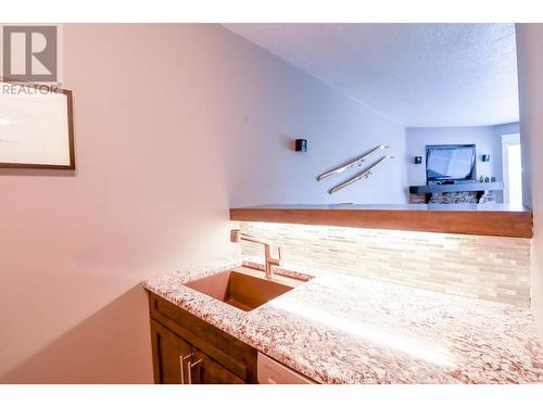 1191 Apex Mountain Road Unit# 304, Penticton, BC - Indoor Photo Showing Kitchen