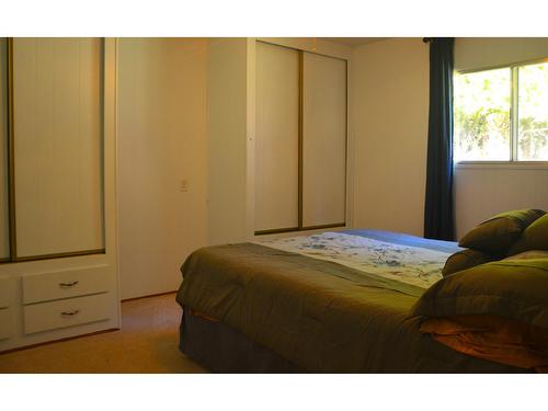 12830 Highway 3A, Boswell, BC - Indoor Photo Showing Bedroom