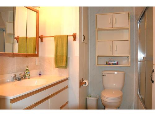 12830 Highway 3A, Boswell, BC - Indoor Photo Showing Bathroom