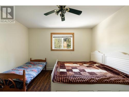 5581 Oyama Lake Road, Lake Country, BC - Indoor Photo Showing Bedroom