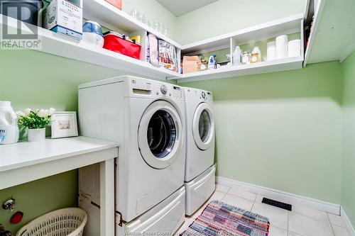19 Montego Bay Crescent, Kingsville, ON - Indoor Photo Showing Laundry Room
