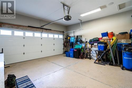 19 Montego Bay Crescent, Kingsville, ON - Indoor Photo Showing Garage
