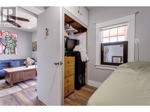 878 Cadder Avenue, Kelowna, BC - Indoor Photo Showing Bedroom
