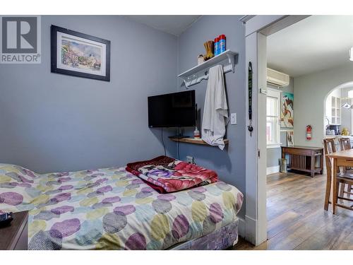 878 Cadder Avenue, Kelowna, BC - Indoor Photo Showing Bedroom