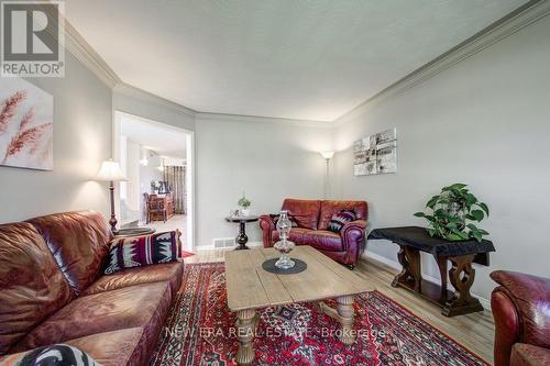 2 Jones Avenue, Norfolk, ON - Indoor Photo Showing Living Room