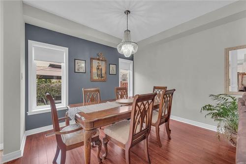 53 Highbury Drive, Stoney Creek, ON - Indoor Photo Showing Dining Room