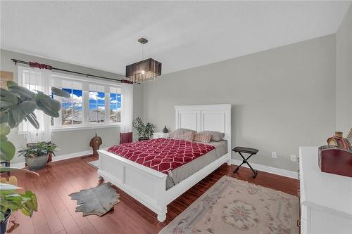 53 Highbury Drive, Stoney Creek, ON - Indoor Photo Showing Bedroom