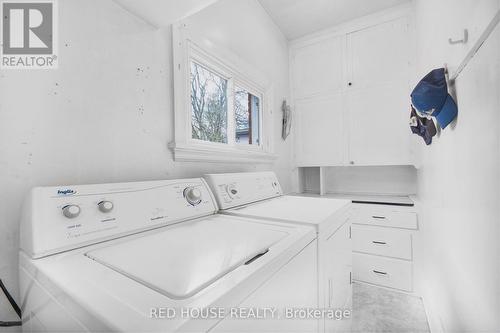 229 Graham St, Woodstock, ON - Indoor Photo Showing Laundry Room