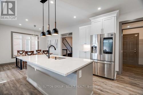 1841 Cedarhollow Boulevard, London, ON - Indoor Photo Showing Kitchen With Upgraded Kitchen