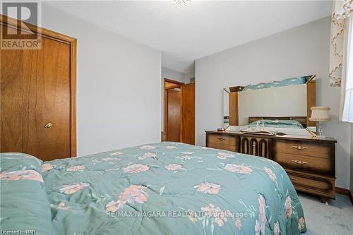 7853 Alfred St, Niagara Falls, ON - Indoor Photo Showing Bedroom