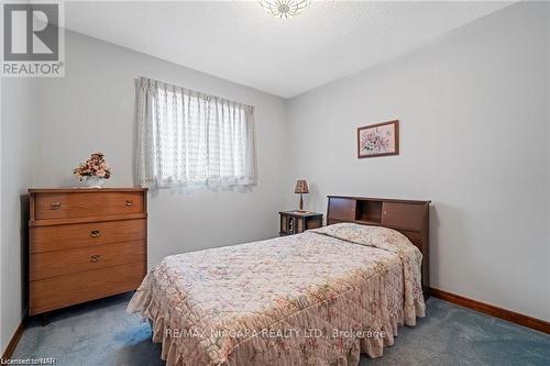 7853 Alfred St, Niagara Falls, ON - Indoor Photo Showing Bedroom