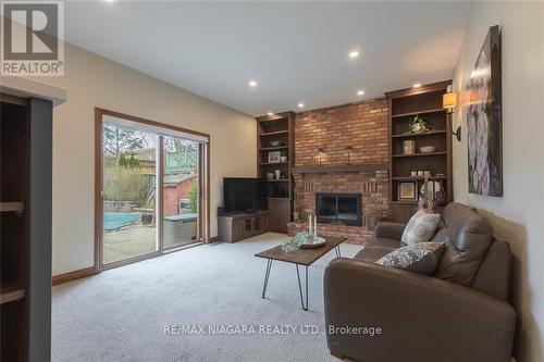 22 Deerpark Crescent, Pelham, ON - Indoor Photo Showing Living Room With Fireplace