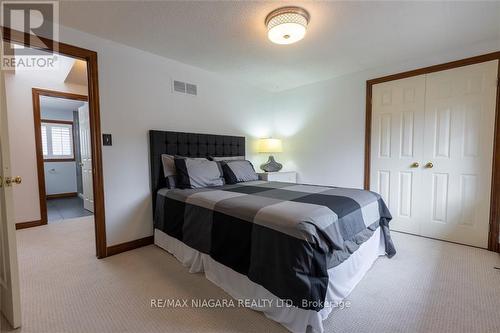 22 Deerpark Crescent, Pelham, ON - Indoor Photo Showing Bedroom