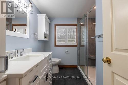 22 Deerpark Crescent, Pelham, ON - Indoor Photo Showing Bathroom