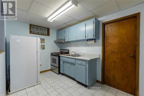 22 Deerpark Crescent, Pelham, ON - Indoor Photo Showing Kitchen
