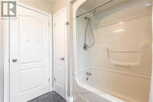 11553 Highway 3, Wainfleet, ON - Indoor Photo Showing Bathroom