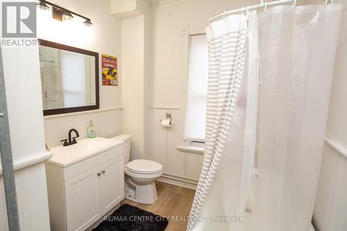 91 Stanley St, London, ON - Indoor Photo Showing Bathroom