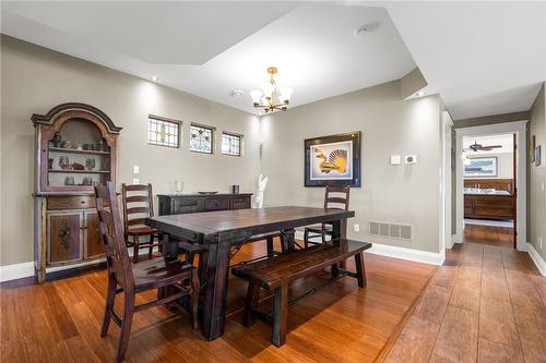 331 Russ Road, Grimsby, ON - Indoor Photo Showing Dining Room