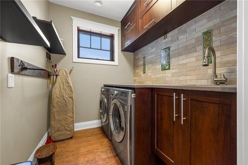 331 Russ Road, Grimsby, ON - Indoor Photo Showing Laundry Room