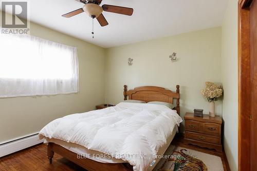 1023 Eagle Drive, London, ON - Indoor Photo Showing Bedroom