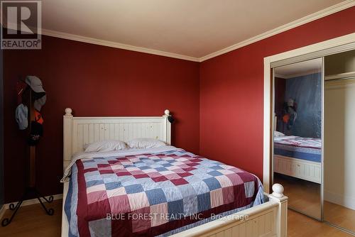 1023 Eagle Drive, London, ON - Indoor Photo Showing Bedroom