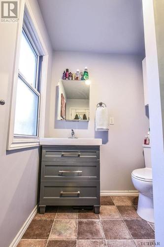 64 Fourth Ave, Timmins, ON - Indoor Photo Showing Bathroom