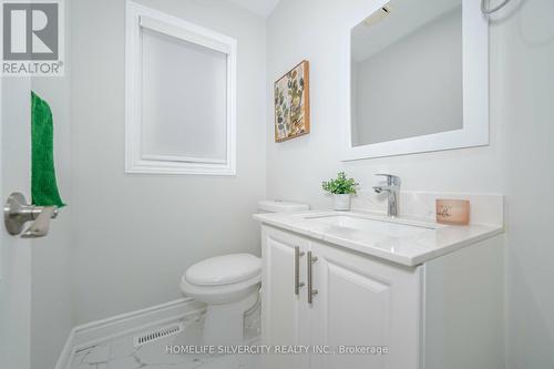 92 Cedarwood Cres, Brampton, ON - Indoor Photo Showing Bathroom