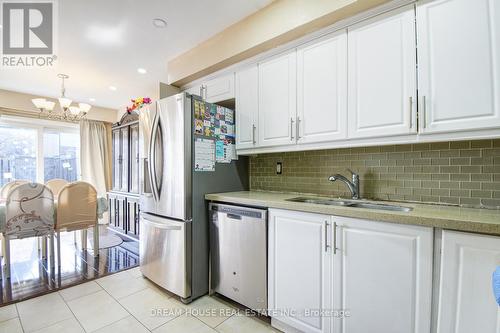 #76 -7500 Goreway Dr, Mississauga, ON - Indoor Photo Showing Kitchen With Double Sink