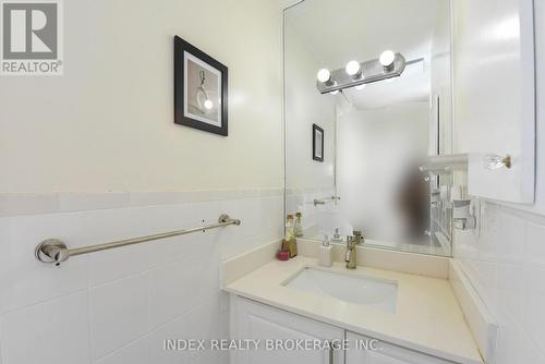 32 Panda Lane, Brampton, ON - Indoor Photo Showing Bathroom