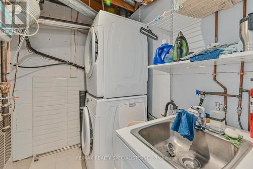 100 Ellis Drive, Brampton, ON - Indoor Photo Showing Laundry Room