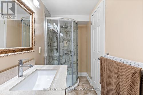 5935 Leeside Crescent, Mississauga, ON - Indoor Photo Showing Bathroom
