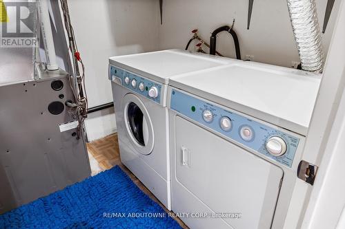 5935 Leeside Crescent, Mississauga, ON - Indoor Photo Showing Laundry Room
