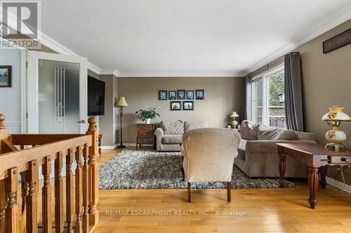 4565 Juniper Court, Lincoln, ON - Indoor Photo Showing Living Room