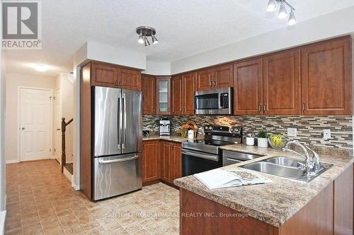 462 Sienna Crescent, Kitchener, ON - Indoor Photo Showing Kitchen With Stainless Steel Kitchen With Double Sink