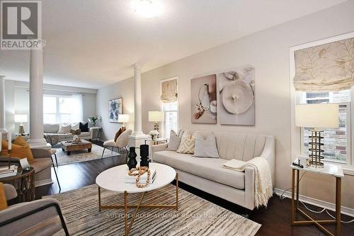 462 Sienna Crescent, Kitchener, ON - Indoor Photo Showing Living Room