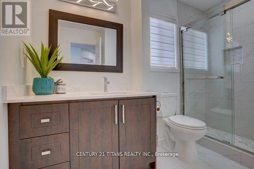 39 Thames Dr, Whitby, ON - Indoor Photo Showing Bathroom