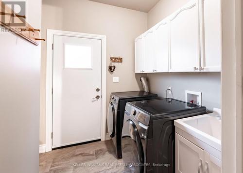 93 Hutton Crescent, Caledon, ON - Indoor Photo Showing Laundry Room