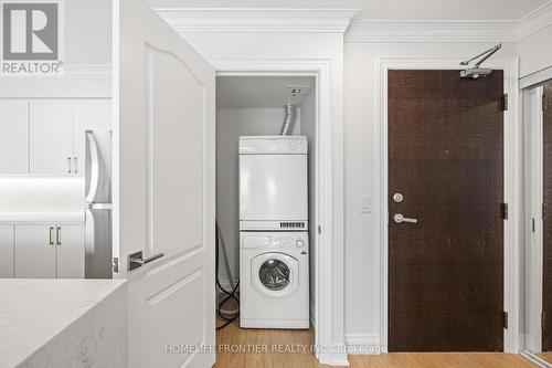1514 - 15 North Park Road, Vaughan, ON - Indoor Photo Showing Laundry Room