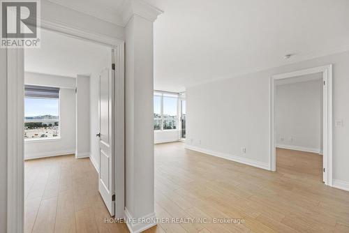 #1514 -15 North Park Rd, Vaughan, ON - Indoor Photo Showing Other Room