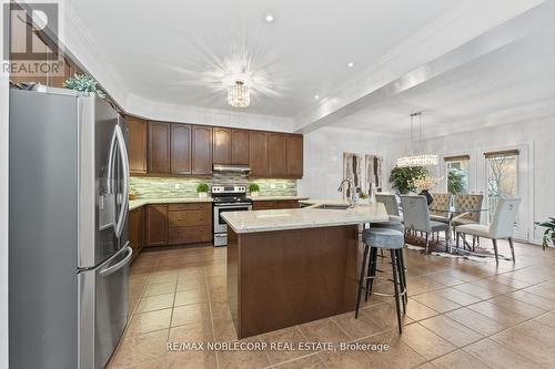 36 Venice Gate Drive, Vaughan, ON - Indoor Photo Showing Kitchen