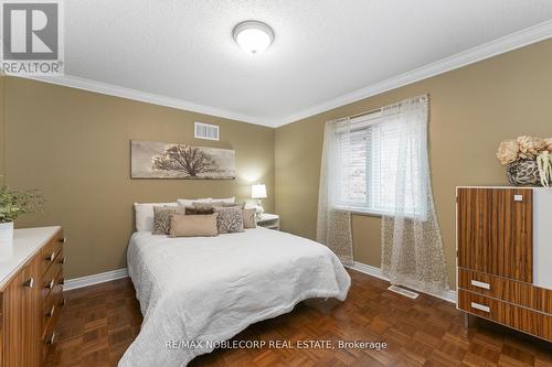36 Venice Gate Drive, Vaughan, ON - Indoor Photo Showing Bedroom