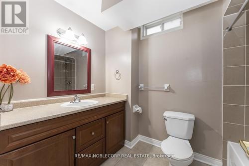 36 Venice Gate Drive, Vaughan, ON - Indoor Photo Showing Bathroom