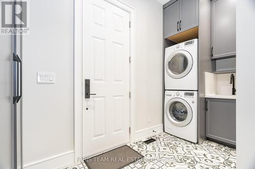 22 East John St, Innisfil, ON - Indoor Photo Showing Laundry Room
