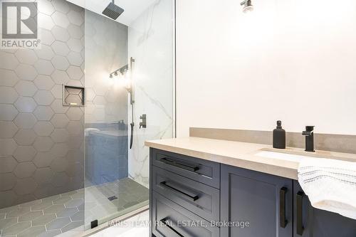 22 East John St, Innisfil, ON - Indoor Photo Showing Bathroom