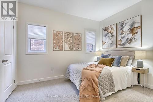 20 Hilts Drive, Richmond Hill, ON - Indoor Photo Showing Bedroom