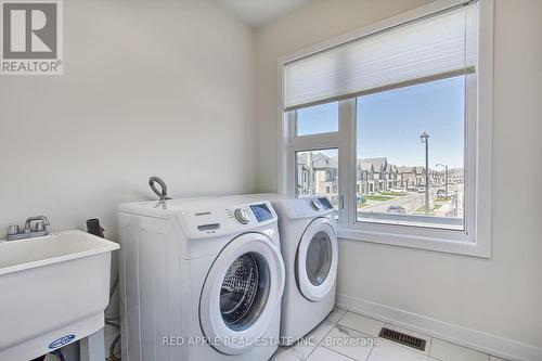 20 Hilts Dr, Richmond Hill, ON - Indoor Photo Showing Laundry Room