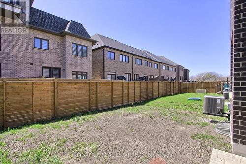 20 Hilts Drive, Richmond Hill, ON - Outdoor With Exterior